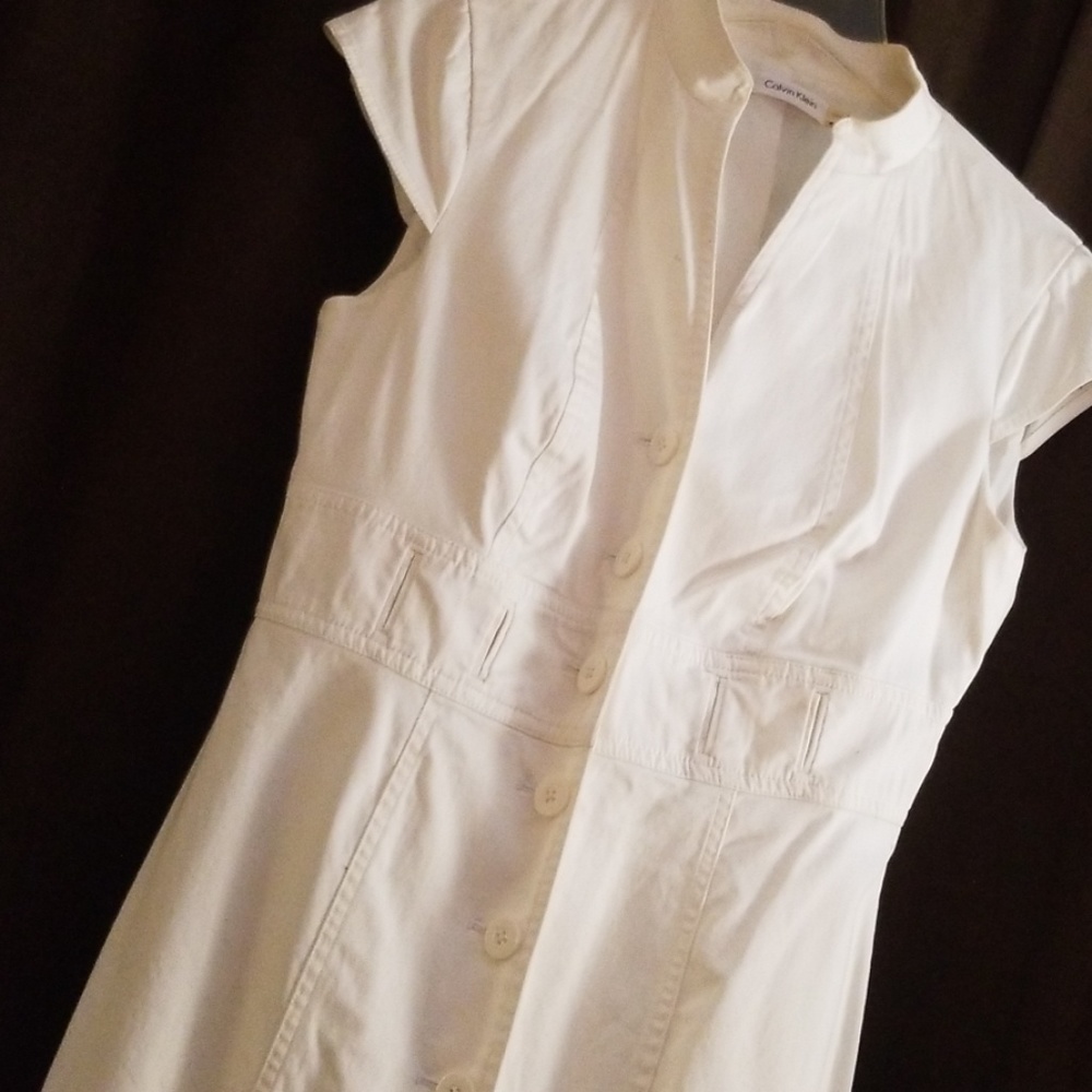 Dress - Picture 3 of 3